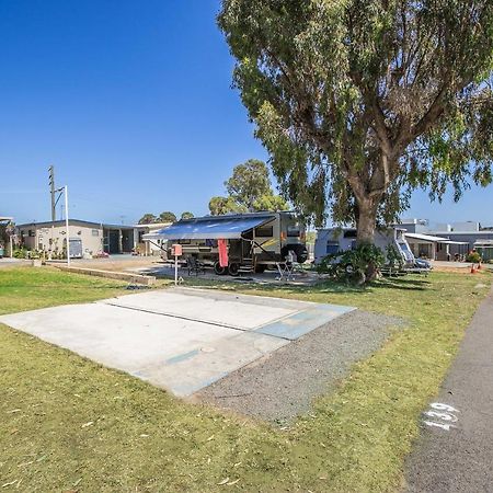 Twin Waters Caravan Park Dawesville Exterior photo