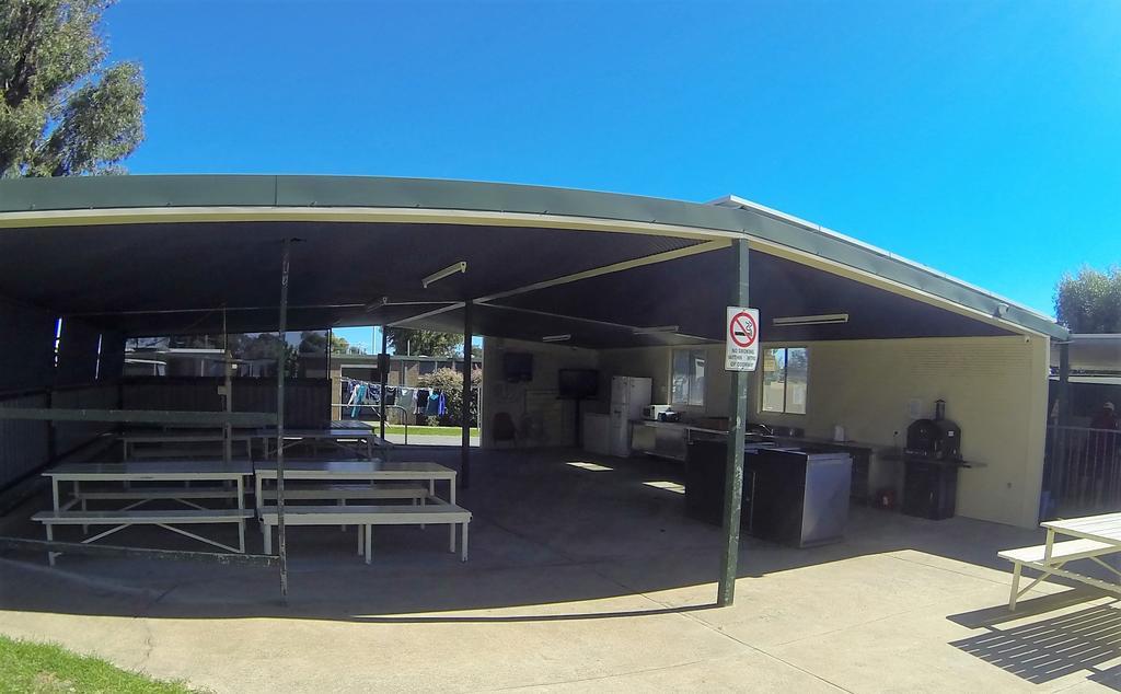 Twin Waters Caravan Park Dawesville Exterior photo